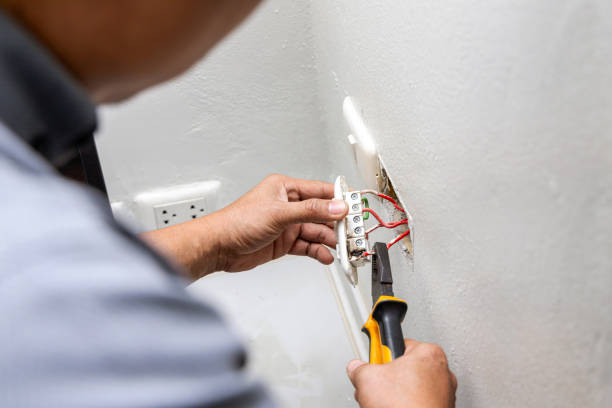Best Affordable Emergency Electrician  in Oconomowoc, WI